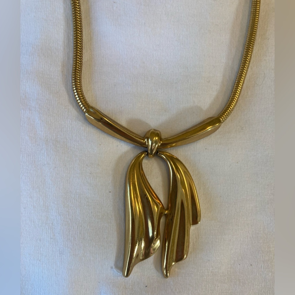 Monet Vintage Pendant Necklace